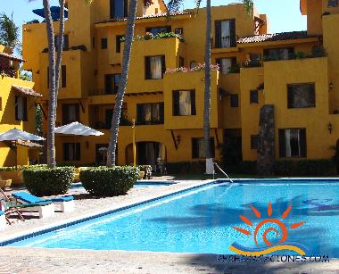 Villas en calle principal Club Santiago Manzanillo 